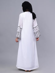 Front Open White Kefiyyeh Embroidery Abaya with Black Hijab