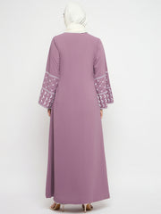 Front Open Kefiyyeh Embroidery Abaya with Black Hijab