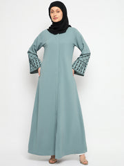 Front Open Sea Green Kefiyyeh Comfotable Embroidery Abaya With Black Hijab