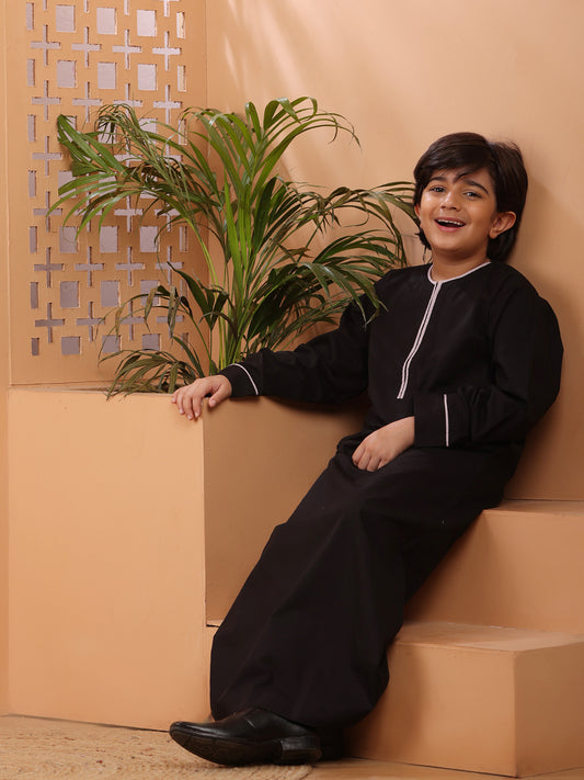 Black Solid Zip Closure Thobe / Jubba For Kids Boys