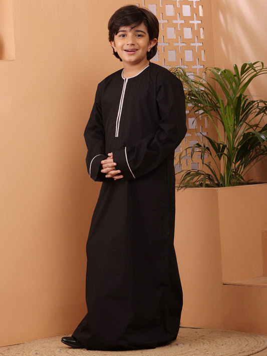 Black Solid Zip Closure Thobe / Jubba For Kids Boys