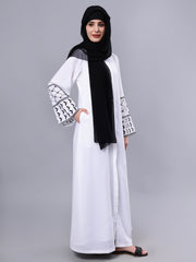 Front Open White Kefiyyeh Comfotable Embroidery Abaya With Black Hijab
