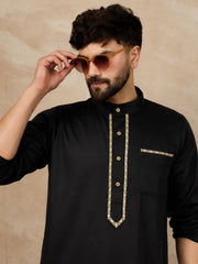 Black Embroidered Men's Thobe / Jubba