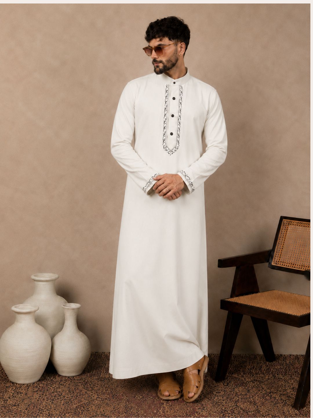 White Embroidered Men's Thobe / Jubba