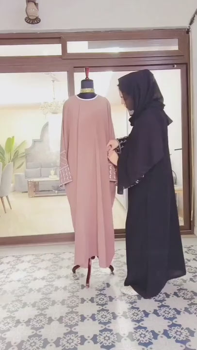 Kefiyyeh Embroidery Abaya with Black Hijab